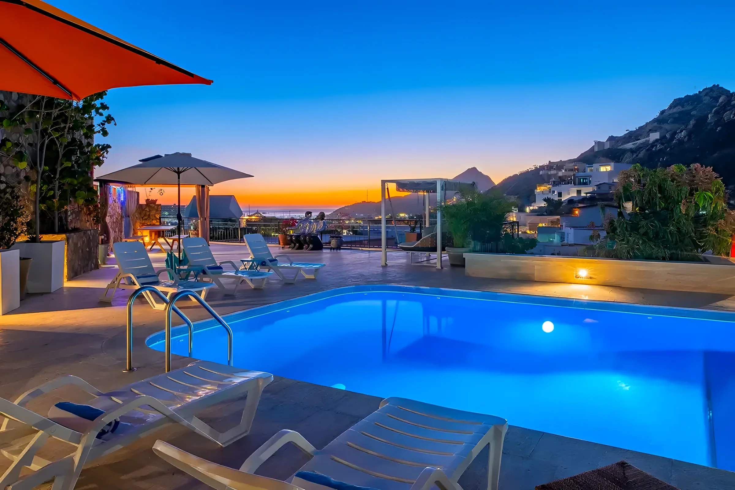 Rooftop pool at Casa Toro, a four-bedroom villa in Pedregal above Cabo San Lucas